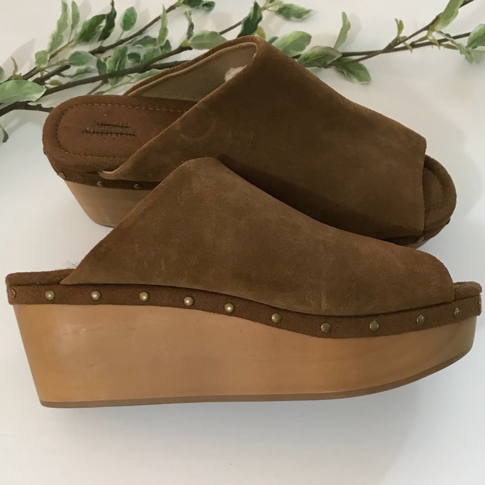Urban Outfitters Open Toe Wedges Slides Brown Suede